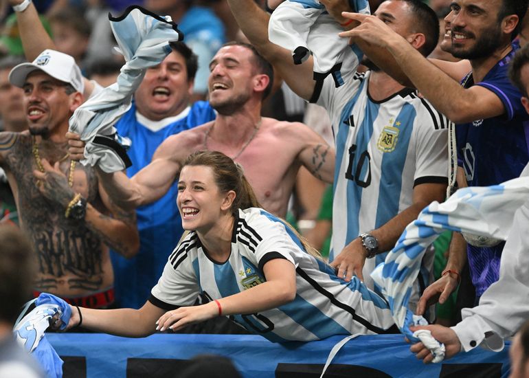Qué necesita Argentina para pasar a octavos, tras el triunfazo