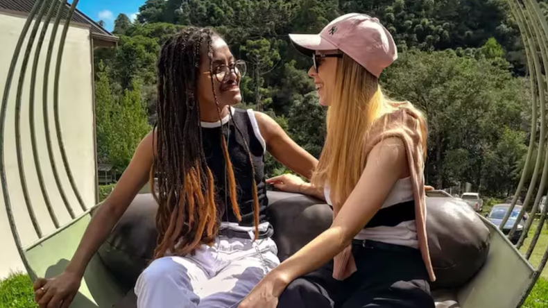 Francília y Luiza se conocieron en un convento y hoy están casadas. Foto: archivo personal tomada de BBC Brasil | LM Neuquen Francília y Luiza se conocieron en un convento y hoy están casadas. Foto: archivo personal tomada de BBC Brasil
