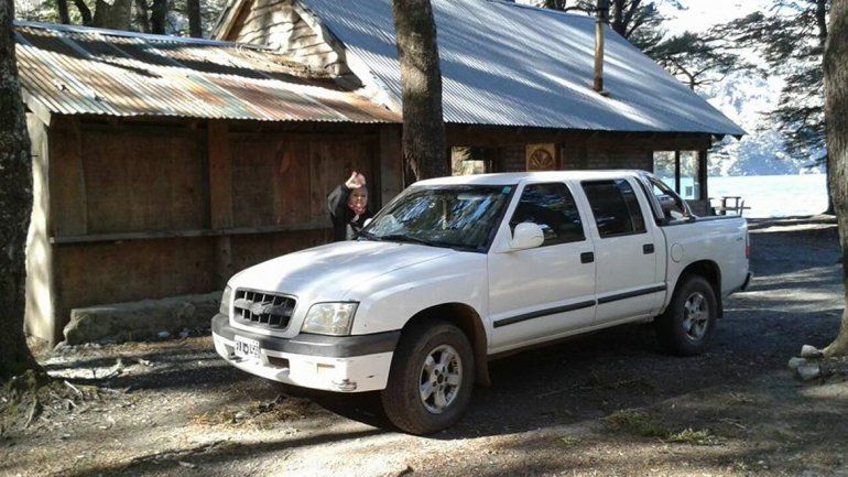La camioneta Chevrolet S10 doble cabina con la que los jubilados planeaban irse de vacaciones con sus nietos.