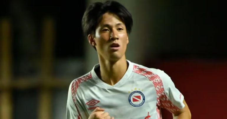 Cómo fue el debut del jugador japonés de Argentinos Juniors