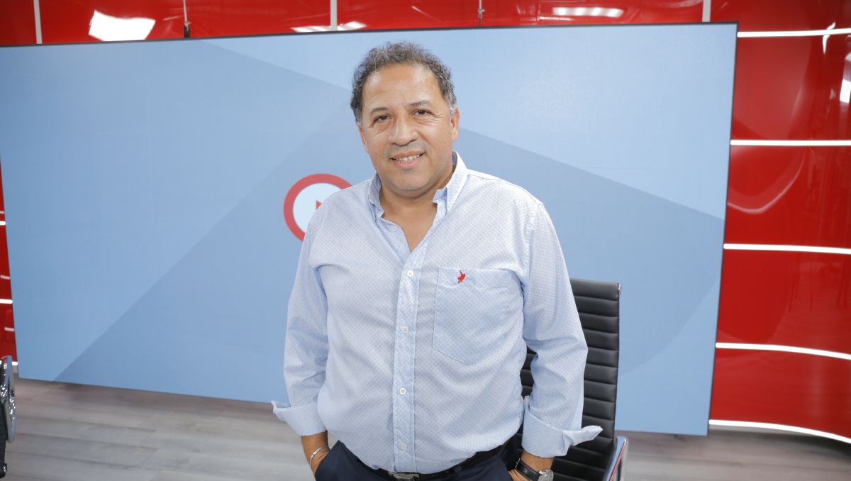Ungar activó un WhatsApp para que la gente lo contacte