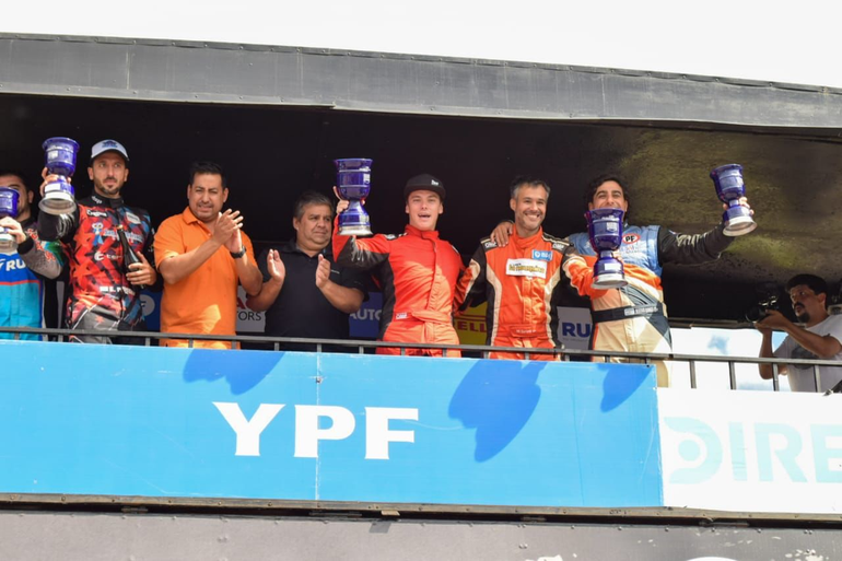 El neuquino que venció ¡al piloto argentino más ganador! y lidera el Rally