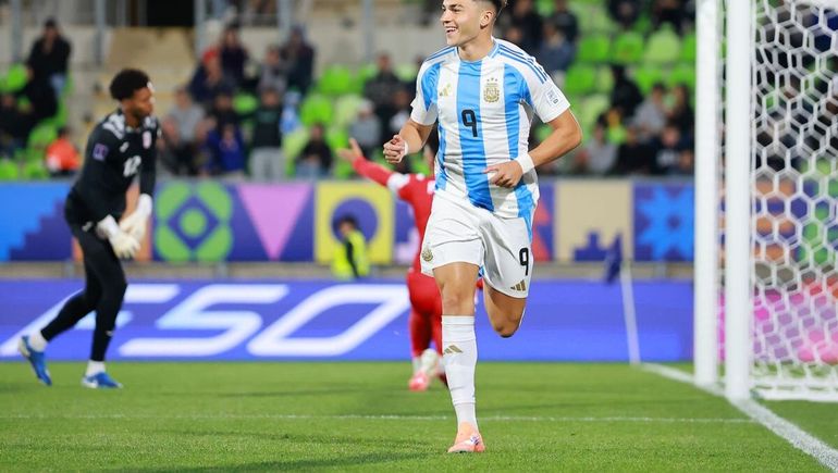 Gran estreno de los pibes: con diez hombres, la Selección Argentina Sub-20 le ganó bien a Cuba