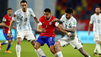 Argentina vuelve a pasar al frente ante Chile: gana 2 a 1