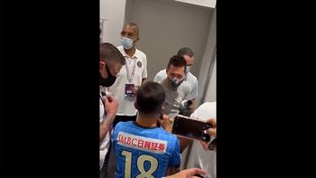 la reaccion de un rival al saludar a messi que se hizo viral la reaccion de un rival al saludar a messi que se hizo viral
