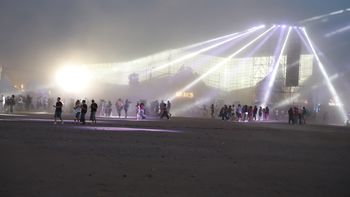 fiesta de la confluencia: en 7 fotos, el viento obligo a suspender la ultima noche fiesta de la confluencia: en 7 fotos, el viento obligo a suspender la ultima noche