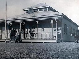 Guido Amadeo Jacobacci, el ingeniero que cruzó la Patagonia con rieles, en su casa. Guido Amadeo Jacobacci, el ingeniero que cruzó la Patagonia con rieles, en su casa.