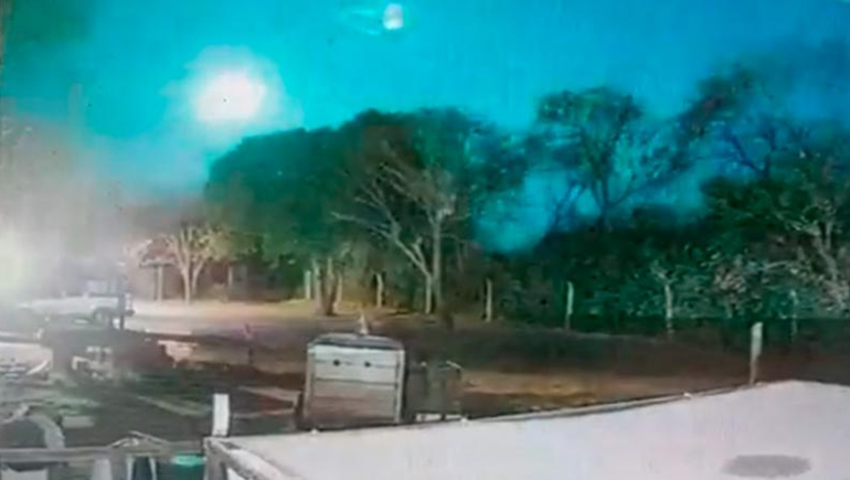 Un bólido iluminó de verde el cielo del centro del país