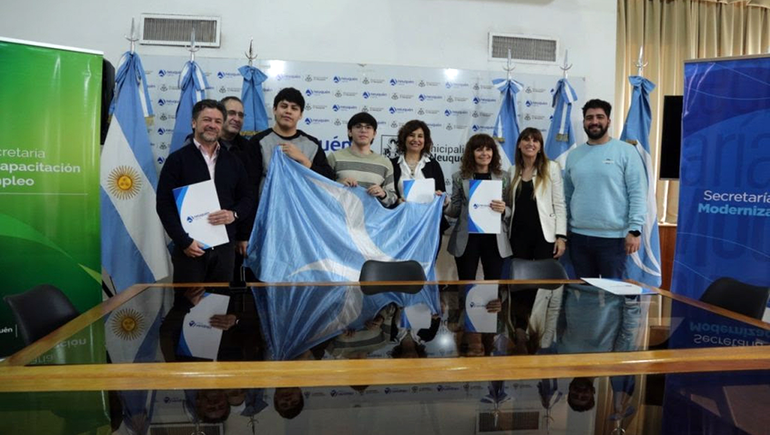 Dos estudiantes de la EPET 20 entran a la Municipalidad