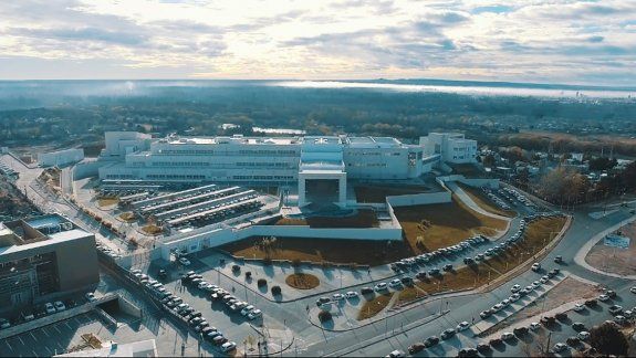 Una obra monumental: conocé el edificio de la Legislatura neuquina desde el cielo