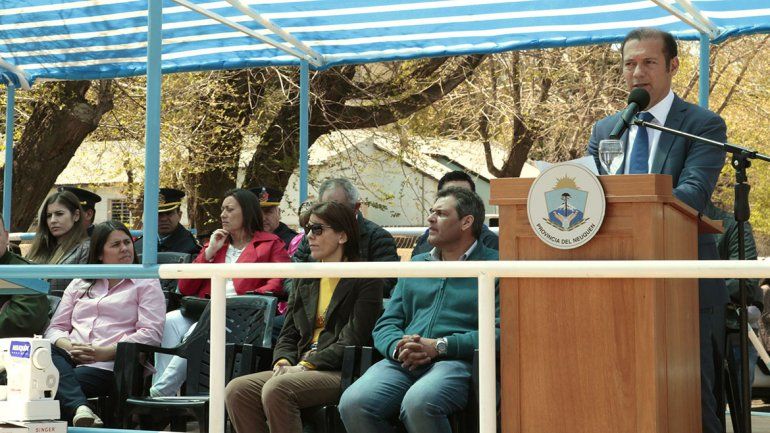 Gutiérrez presidió el acto de los 103 años de Loncopué con anuncios