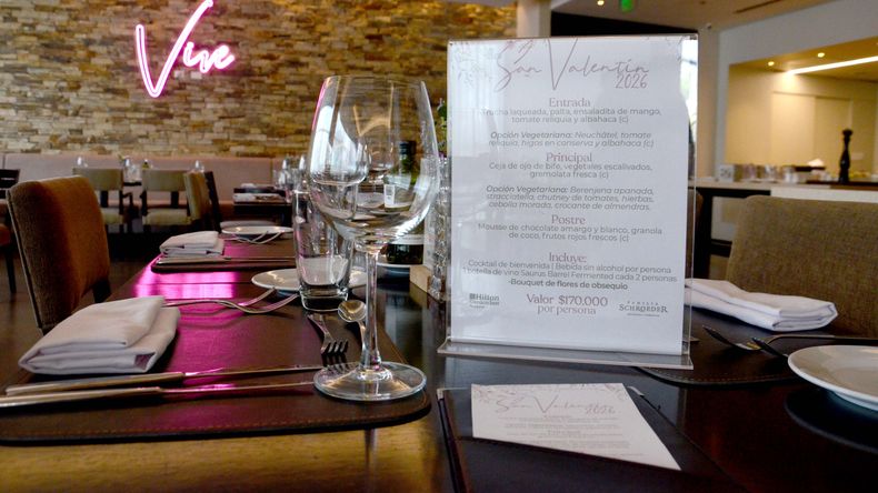 Cuánto sale una cena romántica para sorprender en el Día de los Enamorados en Neuquén | LM Neuquen Cuánto sale una cena romántica para sorprender en el Día de los Enamorados en Neuquén