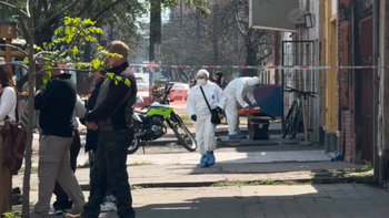 Los dos cuerpos fueron hallados sin vida en la vivienda que ambos compartían. Los dos cuerpos fueron hallados sin vida en la vivienda que ambos compartían.