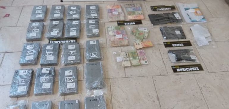 Se incautaron más de 21 kilos de cocaína de máxima pureza.