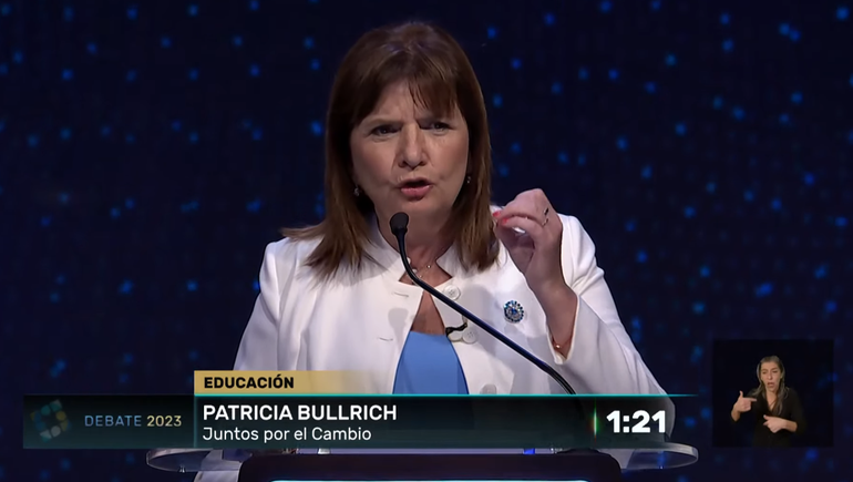 Fabiana Cantilo se preocupó por su prima durante el debate presidencial. Fabiana Cantilo se preocupó por su prima durante el debate presidencial.