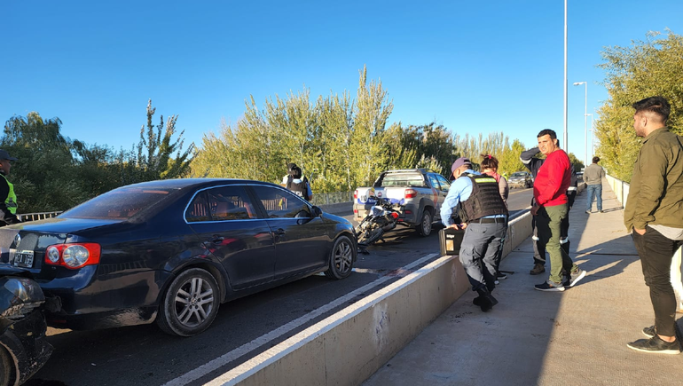 Tercer puente: cuatro vehículos protagonizan un choque en cadena