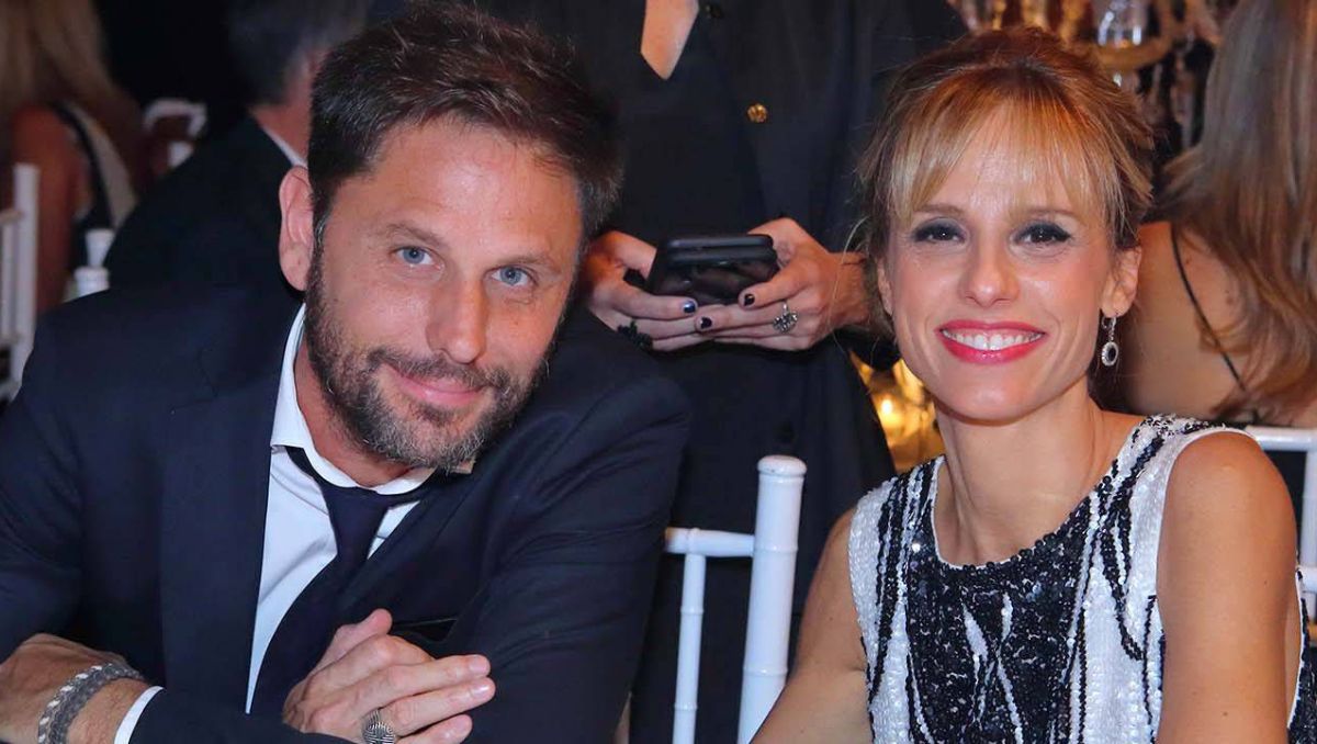 Mariana Fabbiani junto a su pareja.