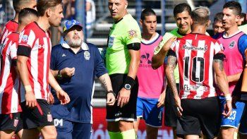 El cruce que se dio con la Gata en el último clásico. El cruce que se dio con la Gata en el último clásico.