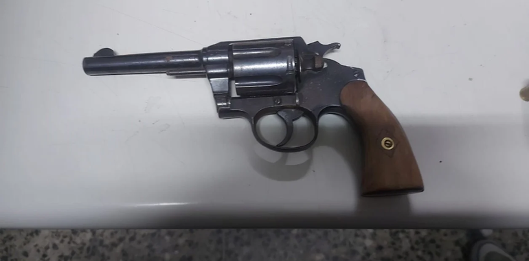 Apareció el arma con la que se disparó el futbolista que agredió al árbitro