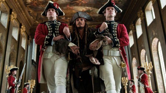 Depp vuelve a ponerse en la piel de Jack Sparrow para conquistar al público.&nbsp;