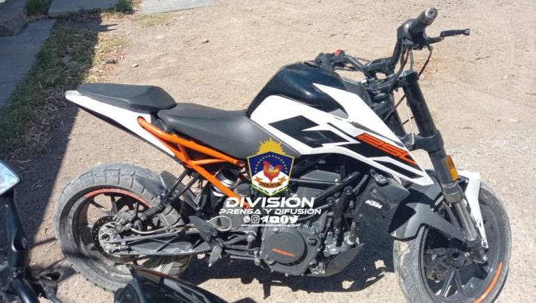 Recuperan En El Chañar Dos Motos Robadas En Río Negro 7910