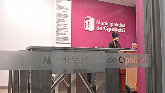 El viento provocó derrumbes y destrozos en oficinas municipales
