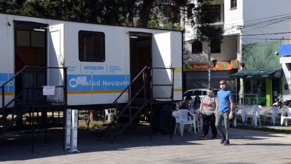 El sábado cerró con más recuperados que positivos de COVID-19