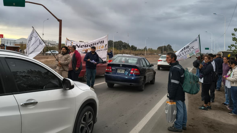 Demoras en Ruta 7 por volanteada frente a Cerámica Neuquén: cuál es el reclamo