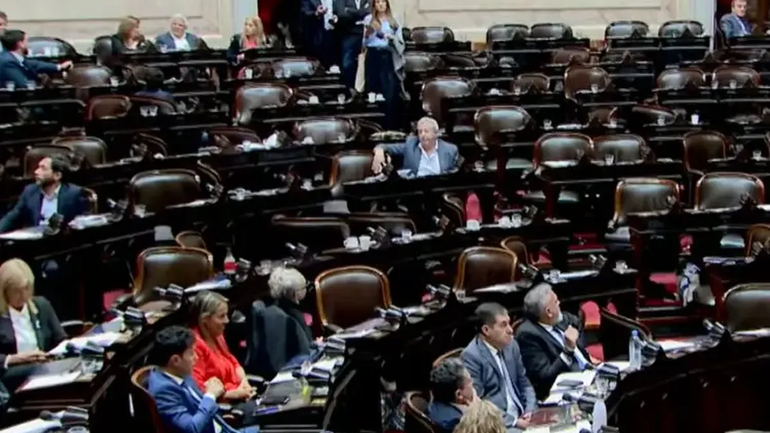 Sesión en Diputados: tras rechazar los vetos, dos votaciones más contra el Gobierno y un final escandaloso