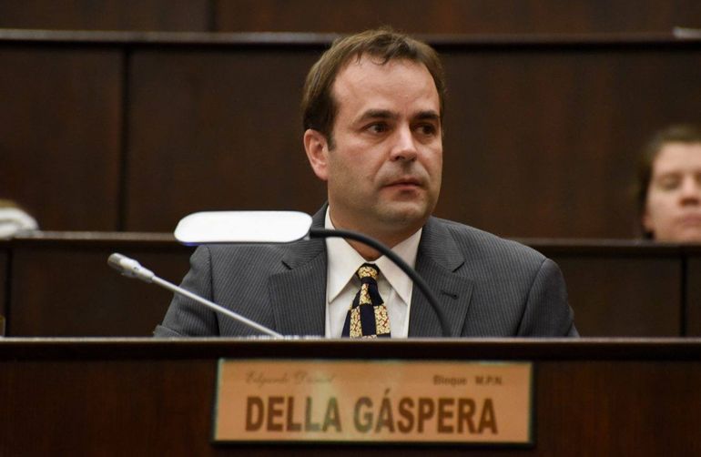 Dictan prisión preventiva en Chile al ex diputado neuquino que quiso pasar balas sin declarar