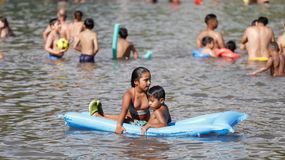 ¡Todos al río! Llega un domingo de sol y altas temperaturas
