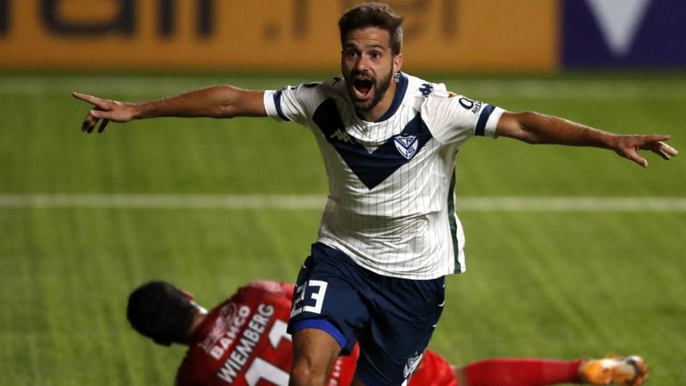 El Chiqui Bouzat con la camiseta de Vélez&nbsp;