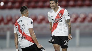 mira la torta monumental, con la que montiel recibio los 24 anos mira la torta monumental, con la que montiel recibio los 24 anos