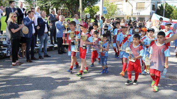 El intendente Cimolai junto a Gutiérrez, en el aniversario del año pasado.