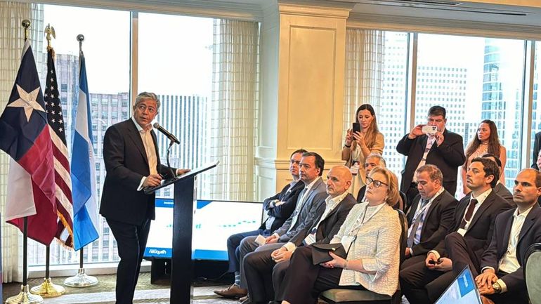 La disertación de Rolando Figueroa en Houston.