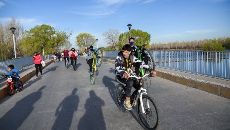 Piden la protección del paisaje natural en el Paseo de la Costa y la Isla 132