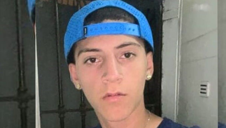 El joven fue acribillado en la puerta de su casa en 2023.