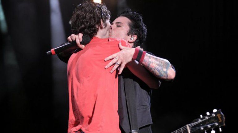 Billie Joe Armstrong besó a un fanático argentino.&nbsp;