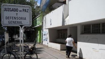 El hombre presentó una denuncia por violencia familiar al amante de su pareja. Pero la Justicia de Paz desestimó la acusación porque no se encuadra en la Ley 3040. El hombre presentó una denuncia por violencia familiar al amante de su pareja. Pero la Justicia de Paz desestimó la acusación porque no se encuadra en la Ley 3040.