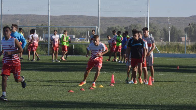 Federico ya se mueve en triple turno a la par de sus compañeros
