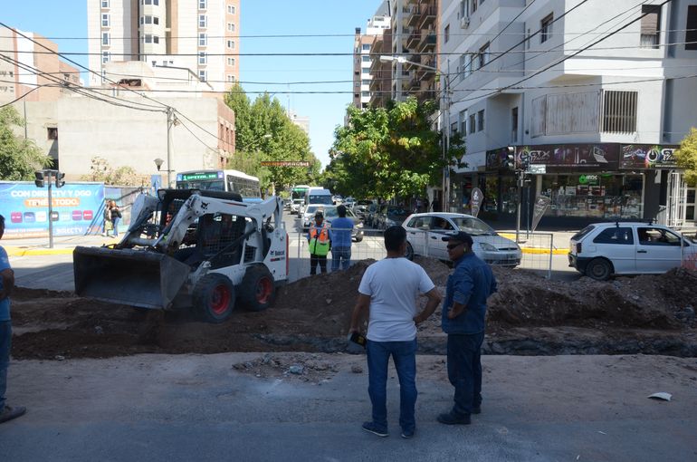 Sábado con cortes de calle en el centro neuquino: por dónde pasar