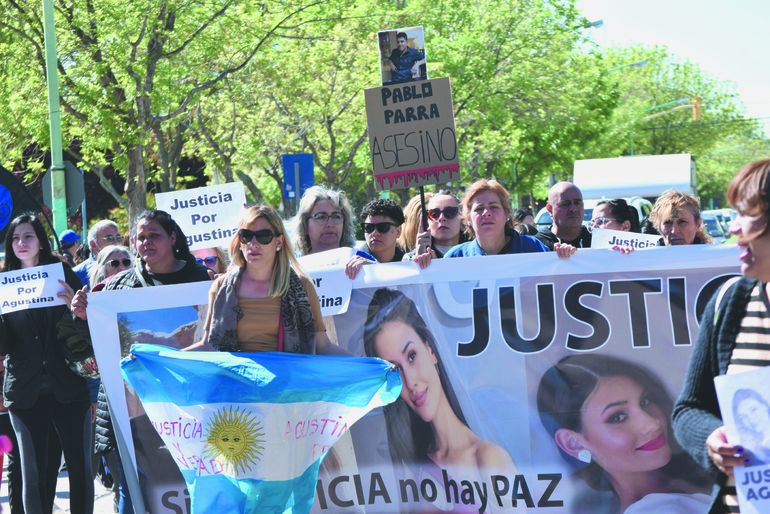 El femicidio de Agustina conmovió a toda la región del Alto Valle. El femicidio de Agustina conmovió a toda la región del Alto Valle.