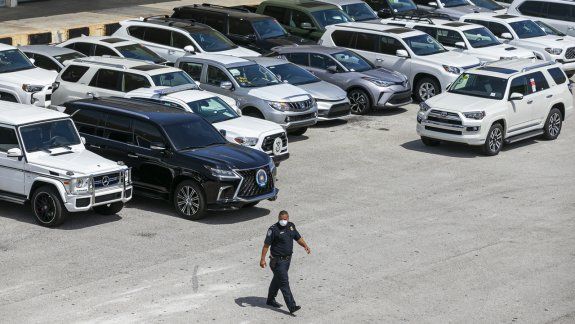 Estados Unidos incaut&oacute; veh&iacute;culos de alta gama que iban a Venezuela.
