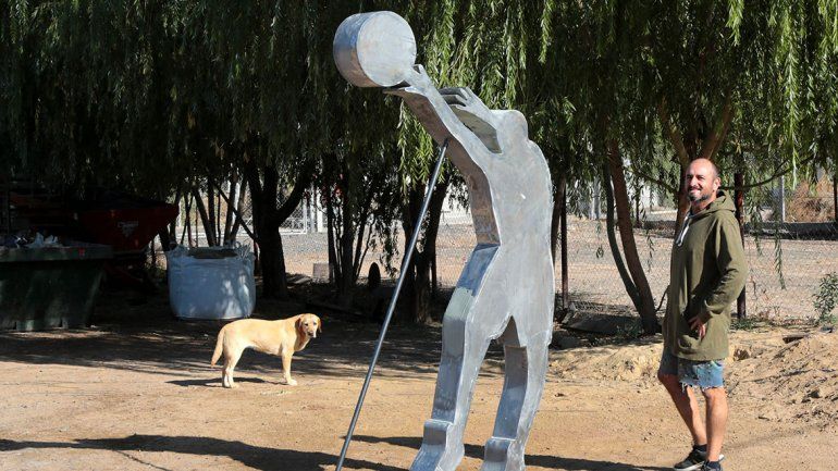 La palomita de Manu ahora será monumento