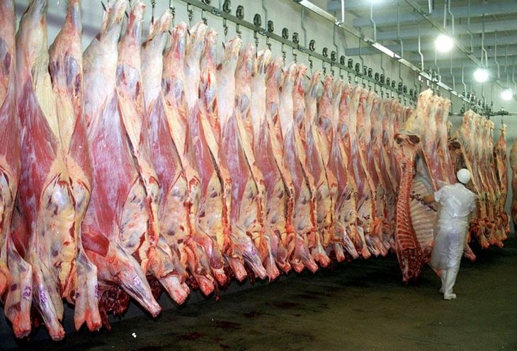 La demanda mundial de carne crece y los competidores tienen dificultades, pero años de estancamiento dejaron a Argentina sin capacidad de respuesta. La demanda mundial de carne crece y los competidores tienen dificultades, pero años de estancamiento dejaron a Argentina sin capacidad de respuesta.