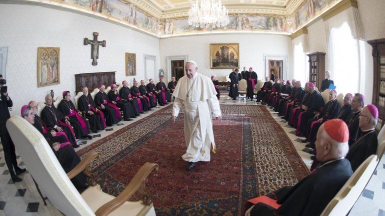 Francisco separará a varios prelados e iniciará una reorganización.