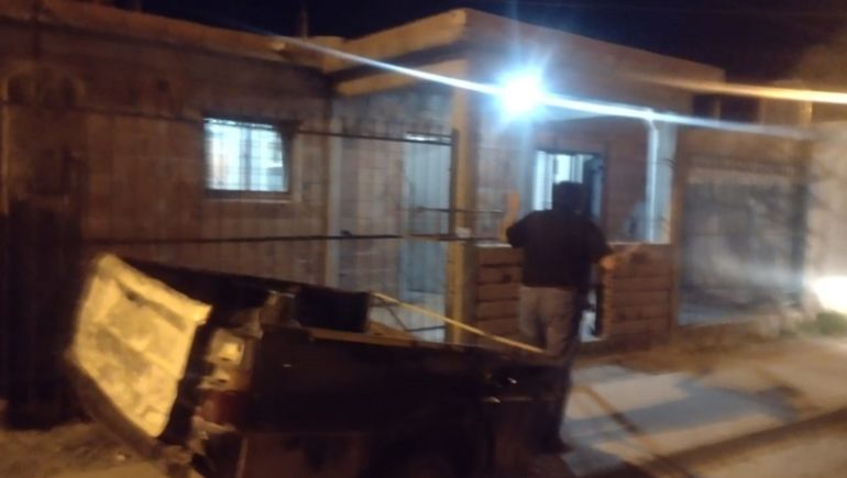 La casa del barrio Abel Amaya en la que la policía del Chubut halló un cuchillo de unos 35 centímetros con sangre