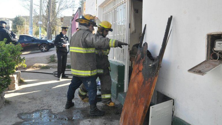 Incendio en una casa: tres niños se salvaron de milagro