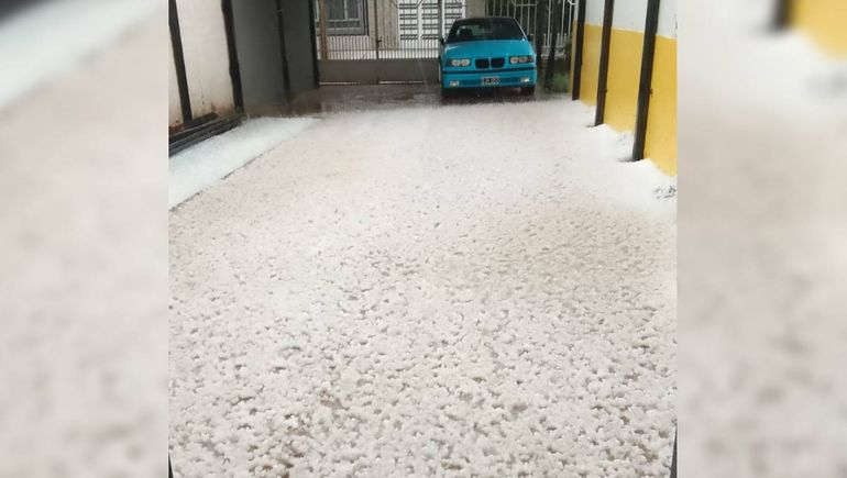 En Plaza Huincul y Cutral Co cayó granizo en la tarde de este miércoles.