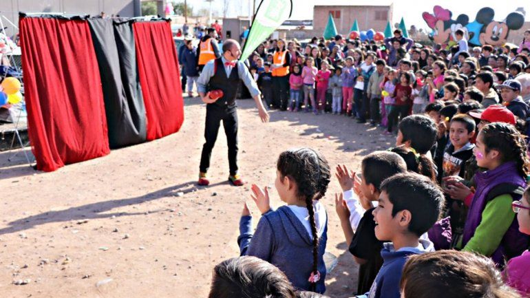 En el nuevo Polideportivo ayer hubo festejos por el Día del Niño.